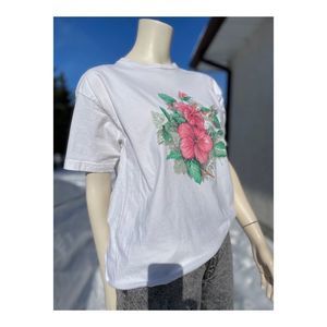 Vintage 90s Crew Neck Tee Shirt White Floral Pastel One Size